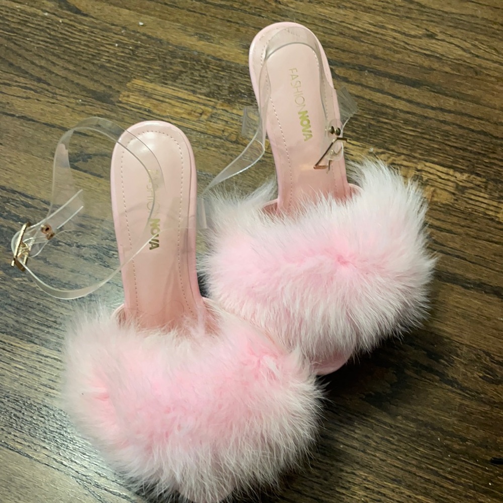 pink fuzzy heels 👠